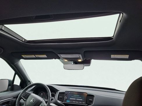 Certified 2025 Honda Ridgeline RTL image 19