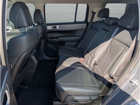 Used 2025 Hyundai Santa Fe SEL FWD image 26