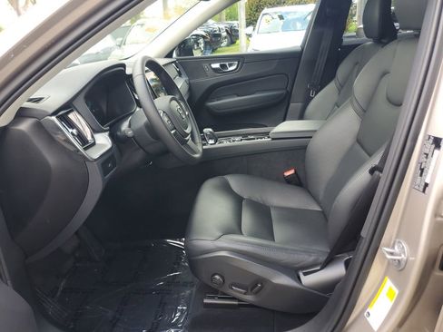 Certified 2025 Volvo XC60 B5 Core AWD/4WD image 16