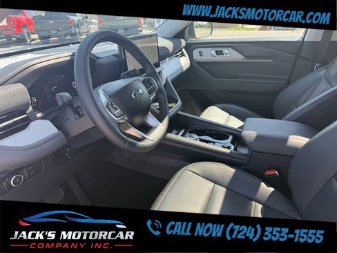 Used 2025 Ford Explorer Active w/ Active Comfort Package AWD/4WD image 31