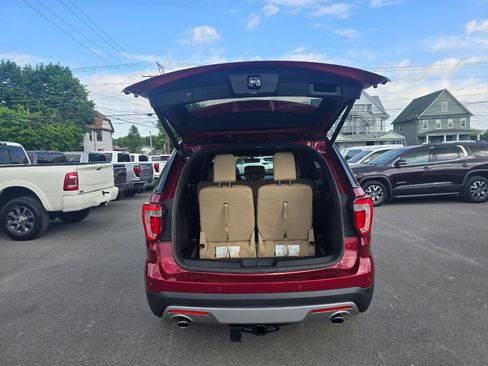 Used 2017 Ford Explorer XLT w/ Equipment Group 202A AWD/4WD image 20