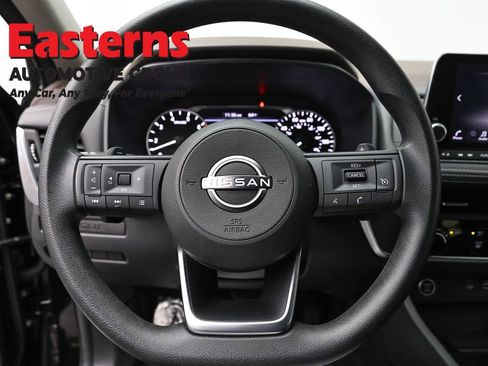 Used 2023 Nissan Rogue S AWD/4WD image 10