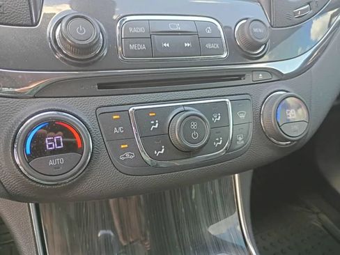 Used 2019 Chevrolet Impala Premier FWD image 13