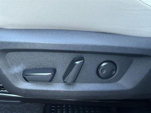 Used 2023 Nissan Rogue SV image 30