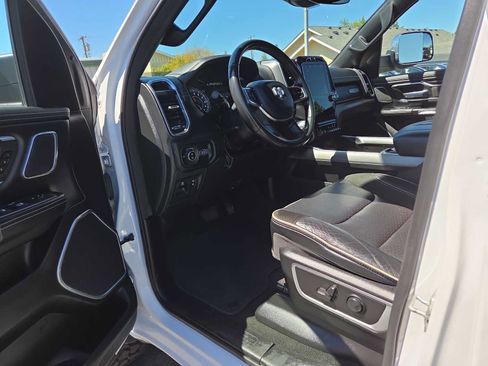 Used 2023 RAM 1500 Laramie AWD/4WD image 10