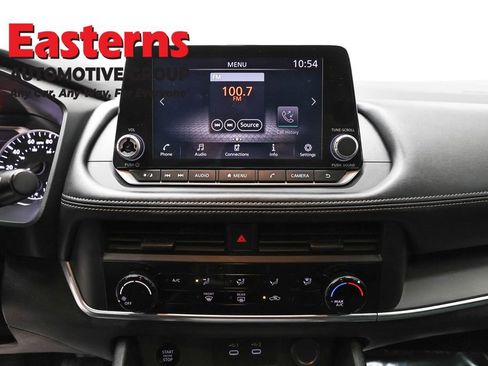 Used 2024 Nissan Rogue S image 12