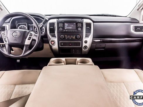 Used 2017 Nissan Titan SV image 19