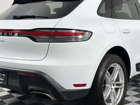 Certified 2022 Porsche Macan AWD/4WD image 14
