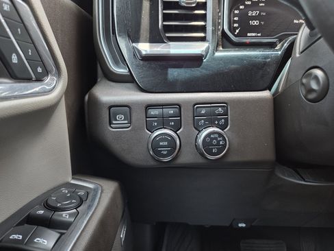 Used 2024 GMC Sierra 1500 SLT w/ SLT Premium Plus Package AWD/4WD image 40
