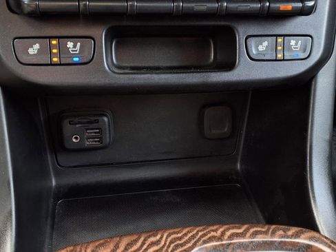 Used 2021 GMC Canyon Denali image 16