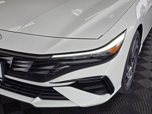 New 2026 Hyundai Elantra Limited FWD image 9