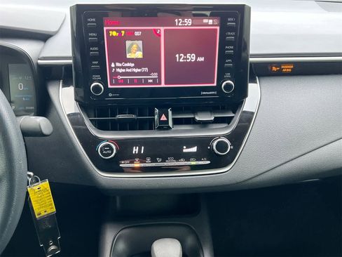 Used 2022 Toyota Corolla LE image 27