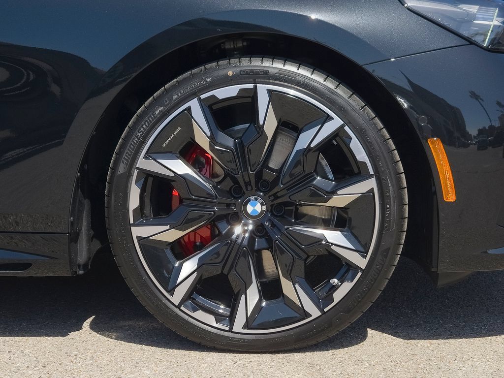 New 2027 BMW 540i xDrive w/ M Sport Package AWD/4WD image 4