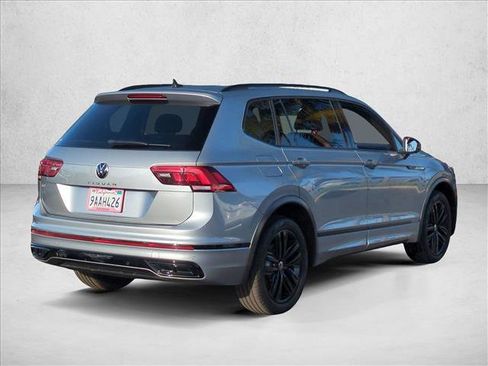 Used 2022 Volkswagen Tiguan SE R-Line image 5