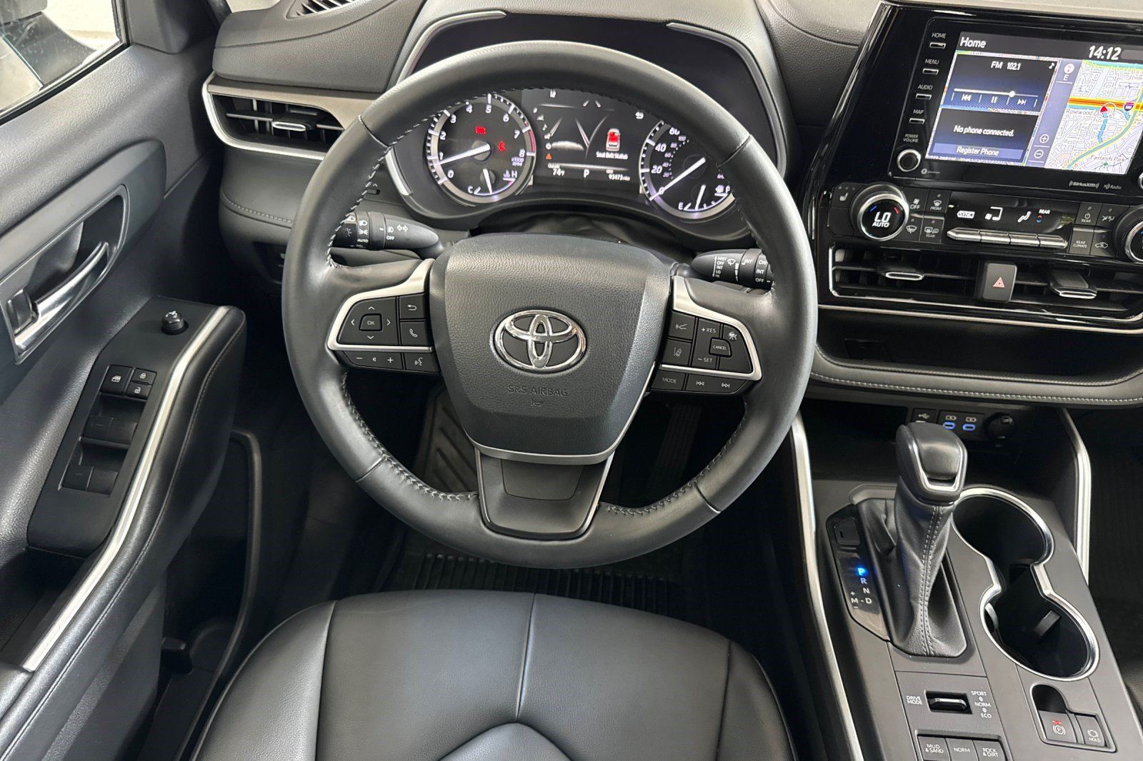Used 2022 Toyota Highlander XLE AWD/4WD image 18