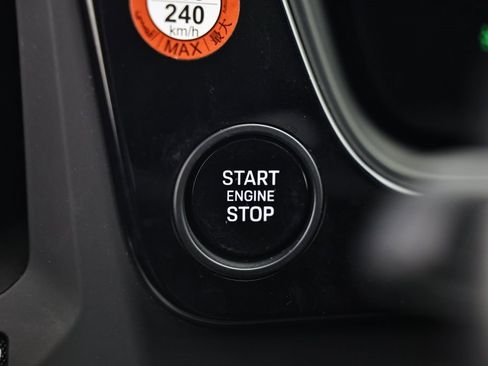 Certified 2024 Porsche Cayenne image 32