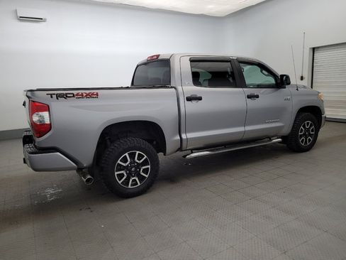 Used 2016 Toyota Tundra SR5 w/ TRD Off Road Package image 10