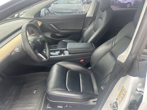 Used 2019 Tesla Model 3 Standard Range Plus image 9