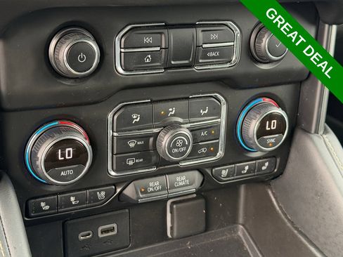 Used 2021 Chevrolet Suburban Premier w/ Texas Edition RWD image 23