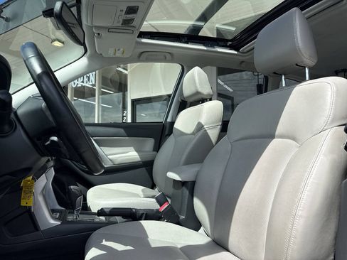 Used 2014 Subaru Forester 2.5i Touring AWD/4WD image 33