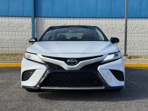 Used 2020 Toyota Camry XSE image 2