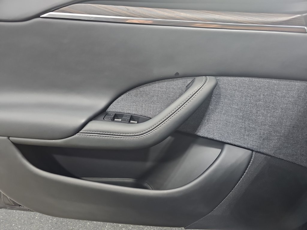 Used 2024 Tesla Model S AWD/4WD image 29