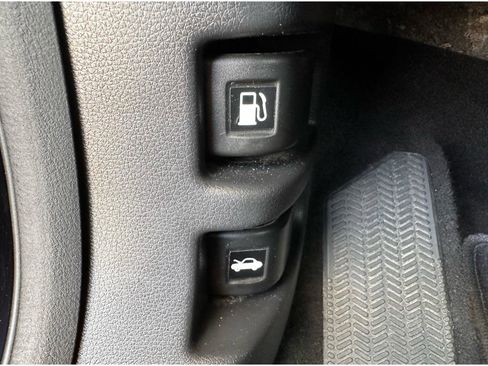 Used 2018 Honda CR-V LX image 13