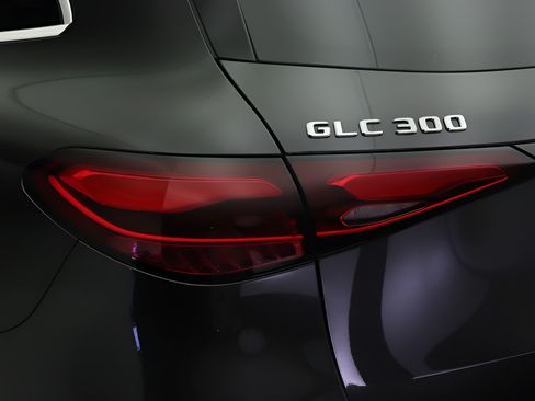 Certified 2026 Mercedes-Benz GLC 300 image 18