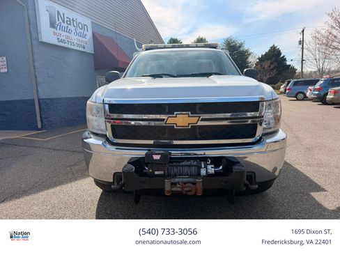 Used 2012 Chevrolet Silverado 2500 W/T AWD/4WD image 2
