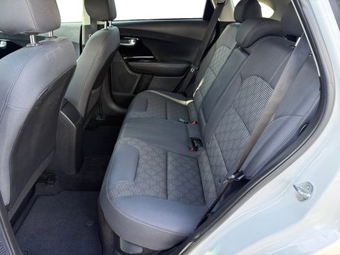 Used 2020 Kia Niro LXS image 16