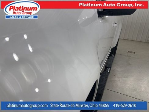 Used 2020 Chevrolet Colorado LT image 37