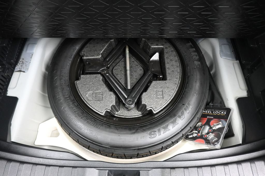 Used 2019 Toyota RAV4 LE FWD image 42