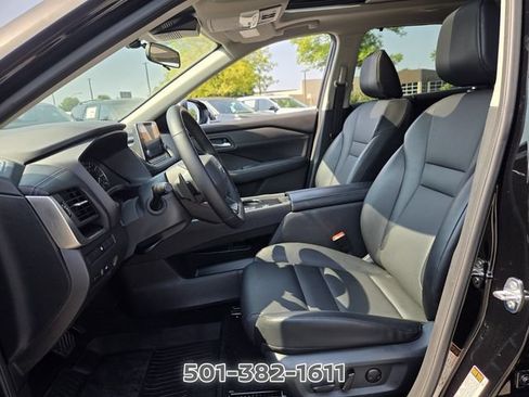 Certified 2025 Nissan Rogue SV w/ SV Premium Package FWD image 9