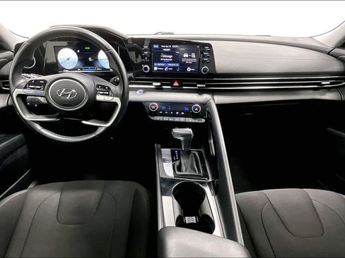 Used 2022 Hyundai Elantra SEL w/ Convenience Package FWD image 18