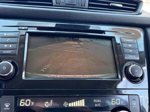 Used 2020 Nissan Rogue SV FWD image 24