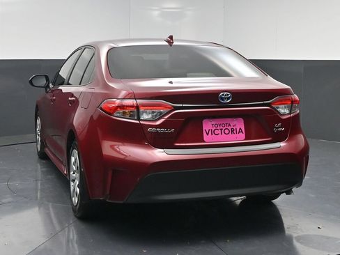 Used 2025 Toyota Corolla LE FWD image 15