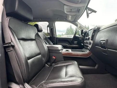Used 2019 GMC Sierra 2500 SLT w/ Duramax Plus Package AWD/4WD image 15