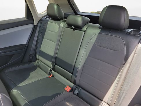 Certified 2023 Volkswagen Taos SE w/ Panoramic Sunroof Package FWD image 15