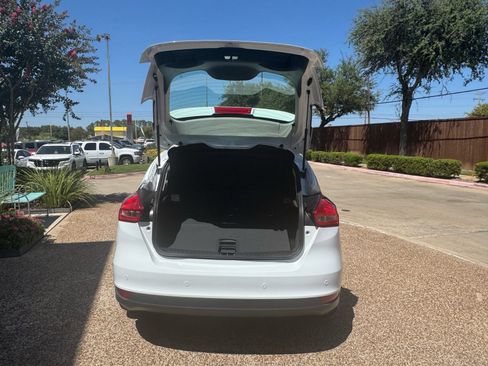 Used 2018 Ford Focus Electric Hatchback FWD image 11