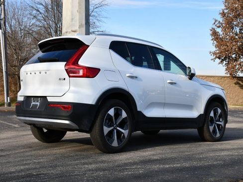 Certified 2025 Volvo XC40 B5 Plus image 7