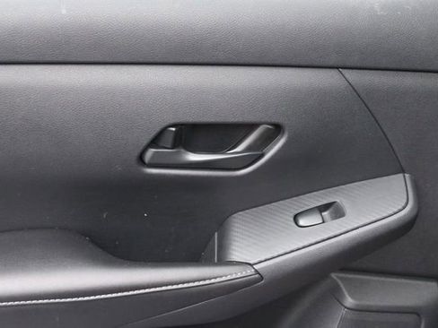 Used 2025 Nissan Sentra SV FWD image 22