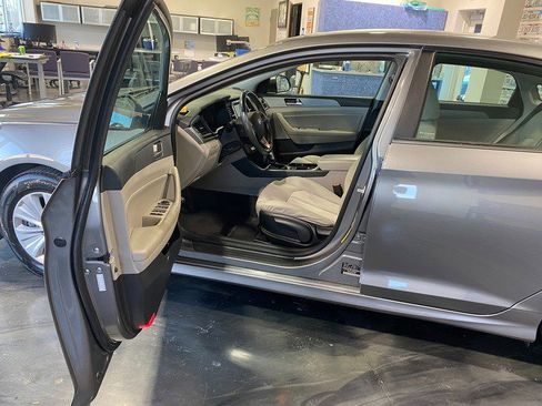 Used 2019 Hyundai Sonata SE image 13
