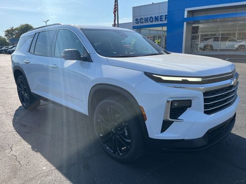 New 2026 Chevrolet Traverse LT w/ Driver Confidence Package AWD/4WD image 9