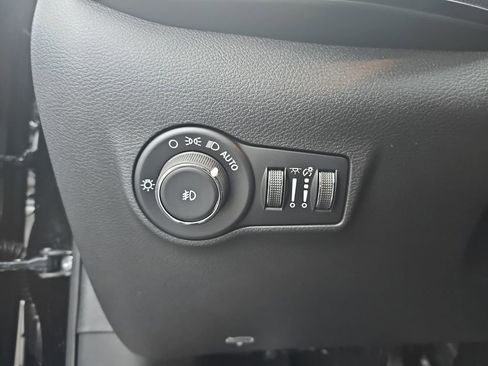 New 2026 Jeep Compass Latitude image 25