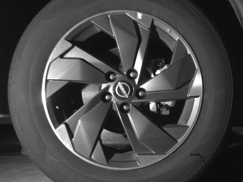 Used 2025 Nissan Rogue SV AWD/4WD image 13