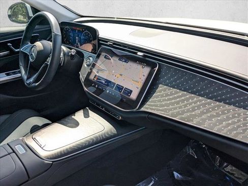 Used 2025 Mercedes-Benz E 350 4MATIC Sedan image 23