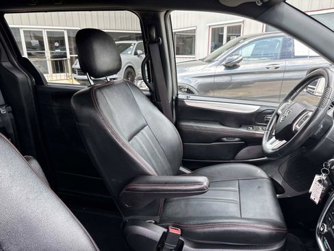 Used 2016 Dodge Grand Caravan R/T w/ Safety Sphere Group FWD image 13