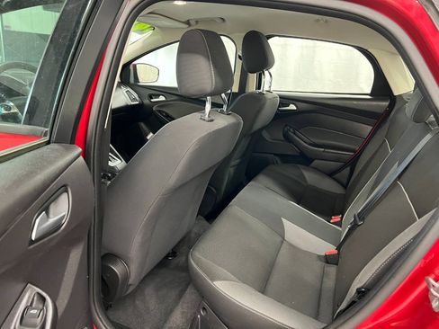 Used 2012 Ford Focus SE FWD image 9