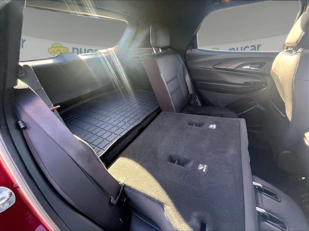 Used 2023 Chevrolet TrailBlazer RS w/ Sun and Liftgate Package AWD/4WD image 16