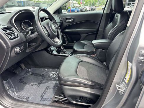 Used 2019 Jeep Compass Latitude AWD/4WD image 11